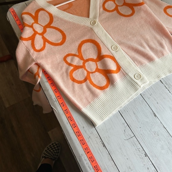 Nikkak Medium Preppy Cardigan - Picture 8 of 8